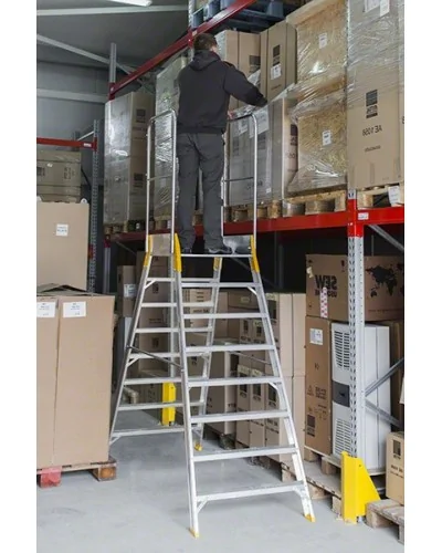 Zdjęcie przedstawia drabinę 9708.